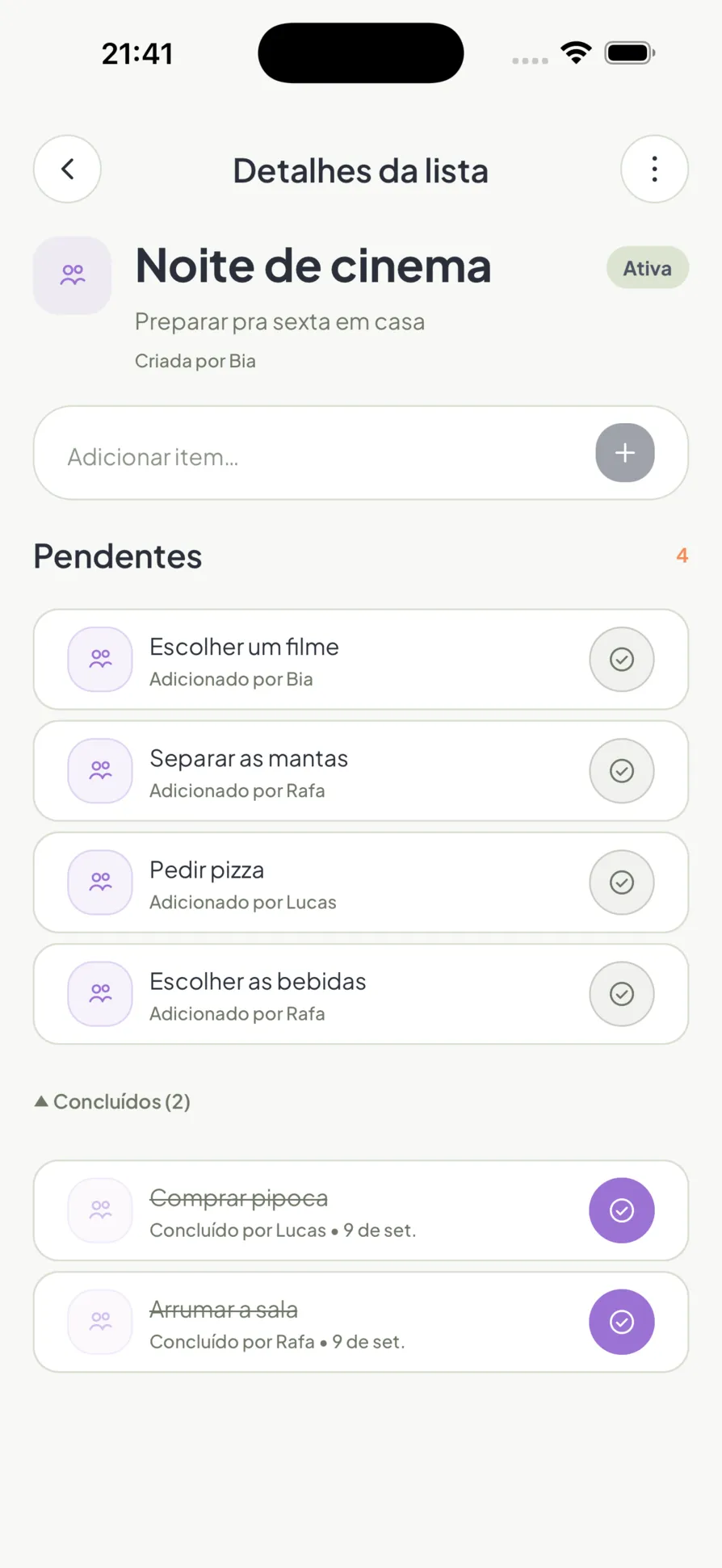 Uma lista compartilhada no Homio, com itens pendentes e concluídos